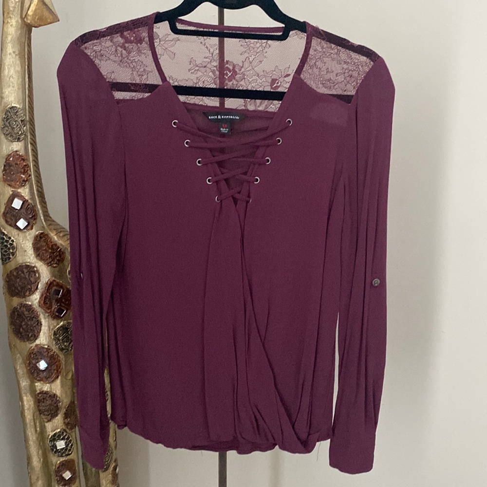 Rock Republic Womens Burgundy Lace Up Grommet Lace Yoke Faux Surplice Blouse XS